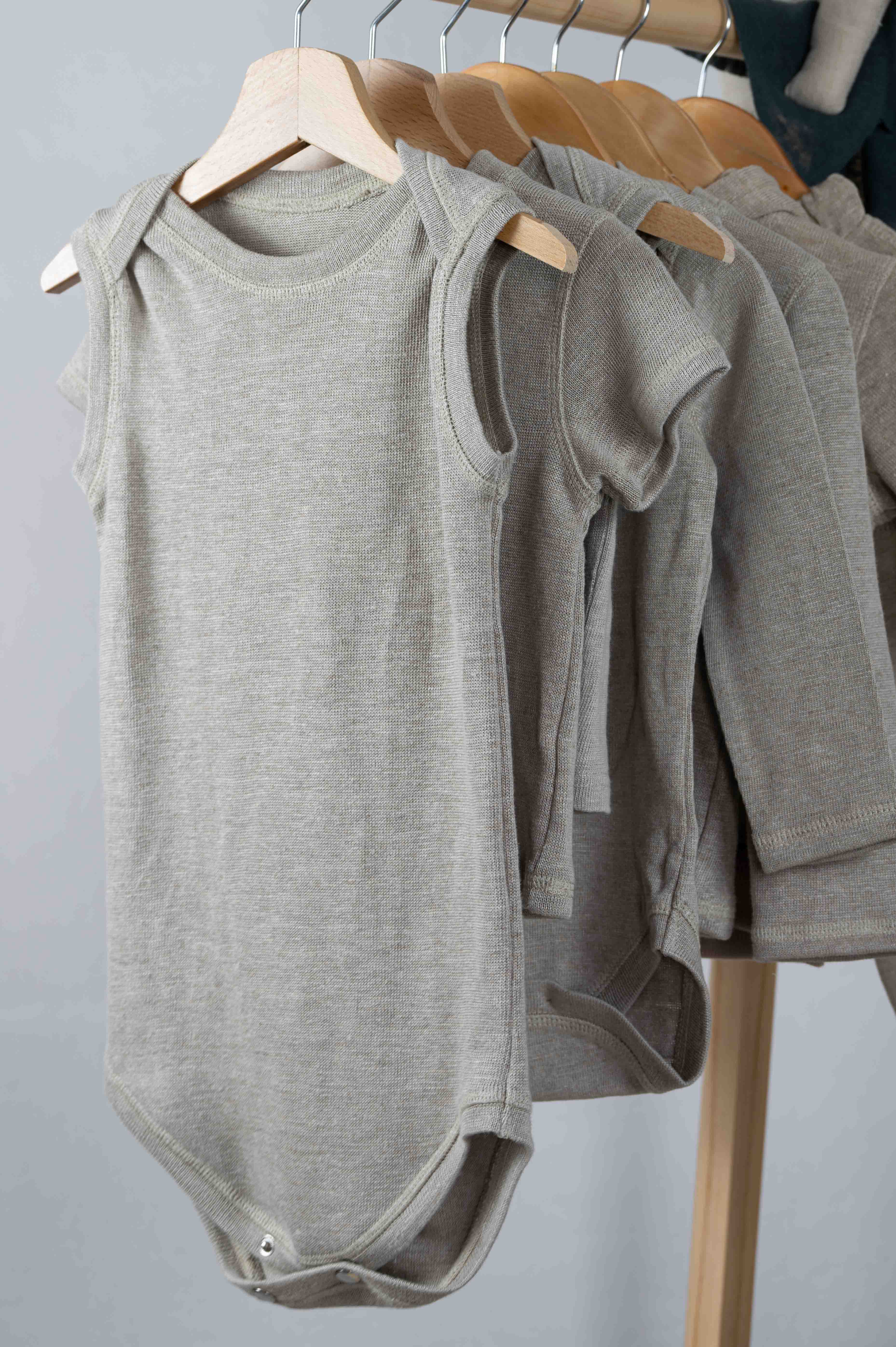 REWANA BODY BEZ RUKÁVOV NA PATENTKY, PRÍRODNÝ ÚPLET, NATURAL