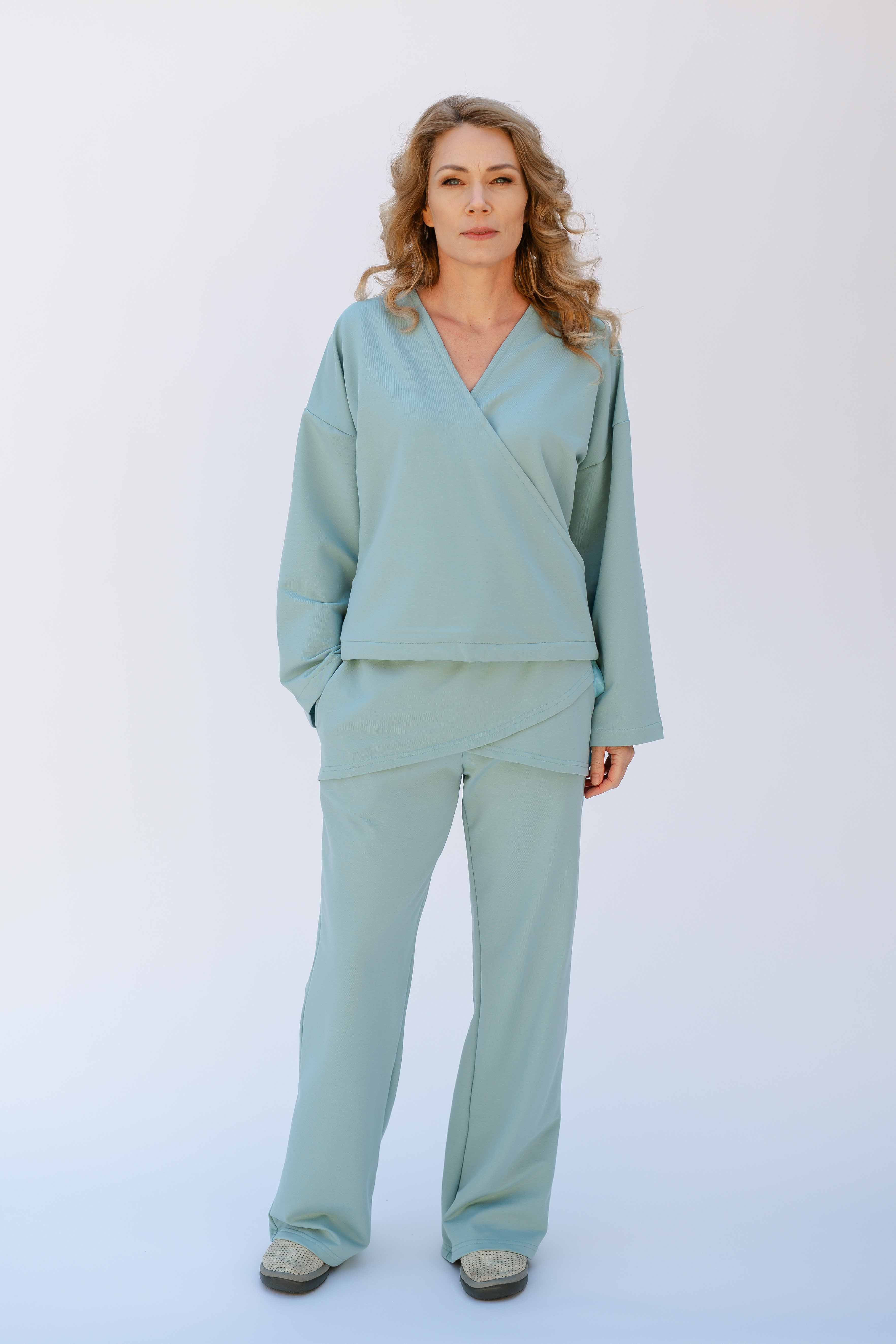 REWANA WOMEN'S CROSSED FRONT SWEATSHIRT IN MINT COLOR
