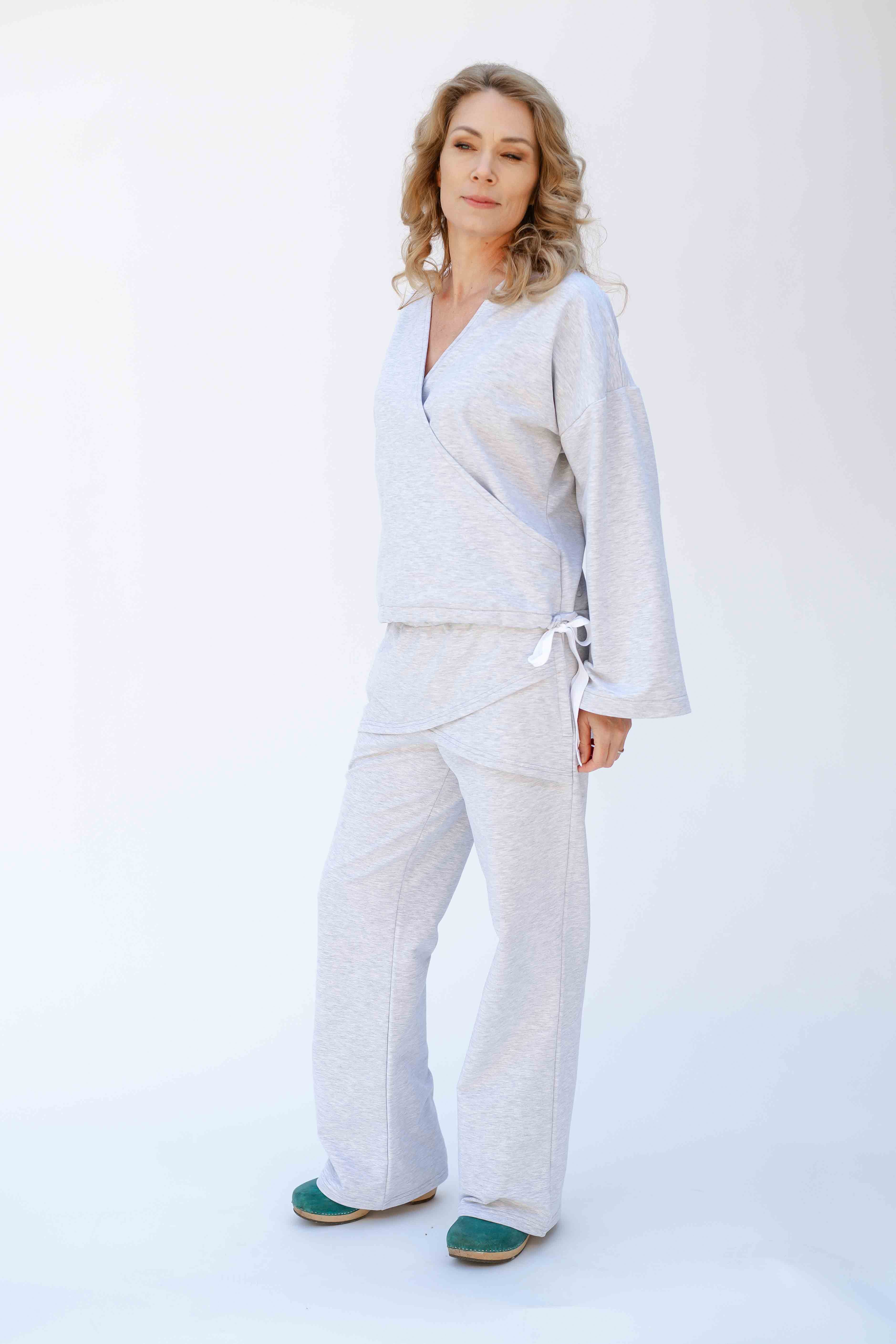 REWANA WOMEN'S CROSSED FRONT SWEATSHIRT IN GREY HIGHLIGHT