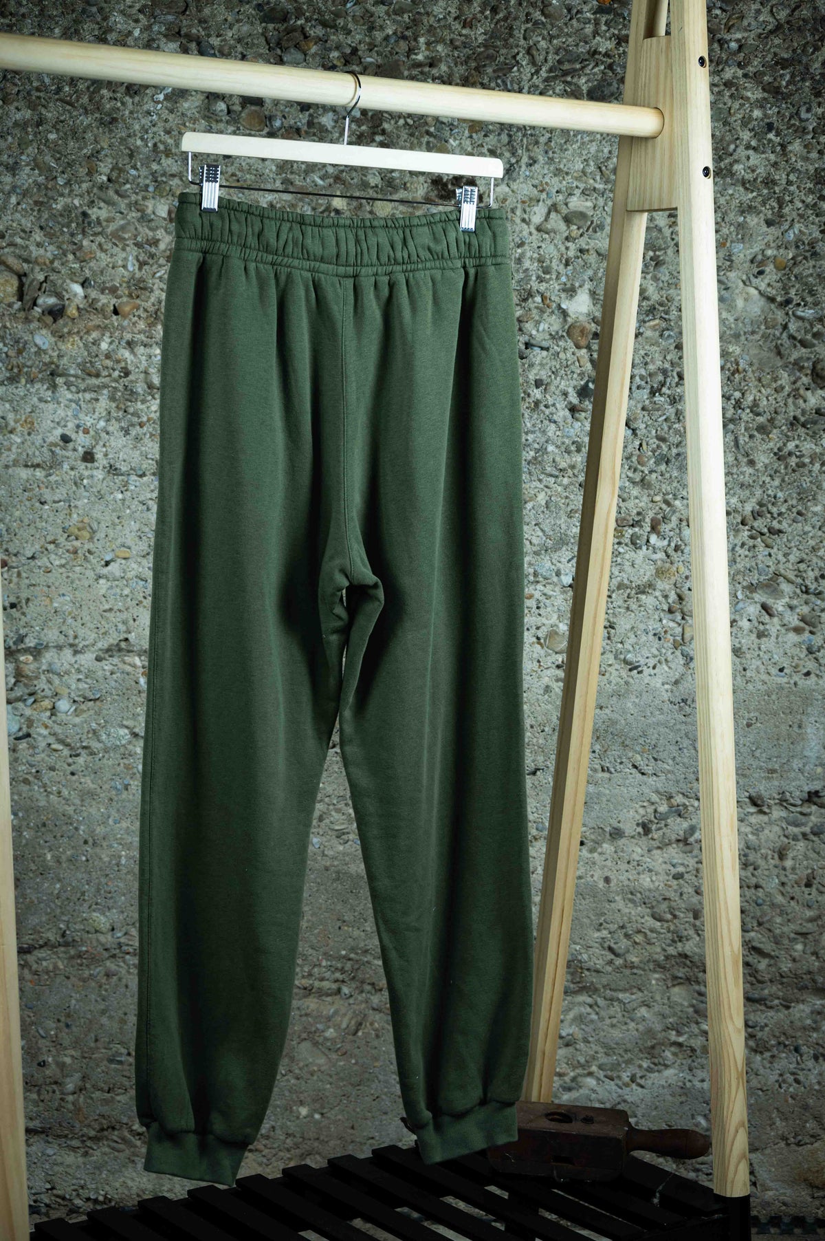 REWANA pánske khaki tepláky pohodlný strih – fotografia 4