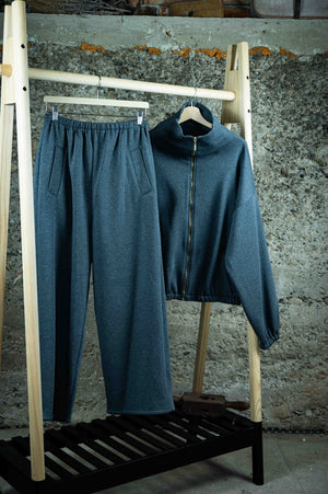 REWANA tmavosivé melírované oversize tepláky – fotografia 7