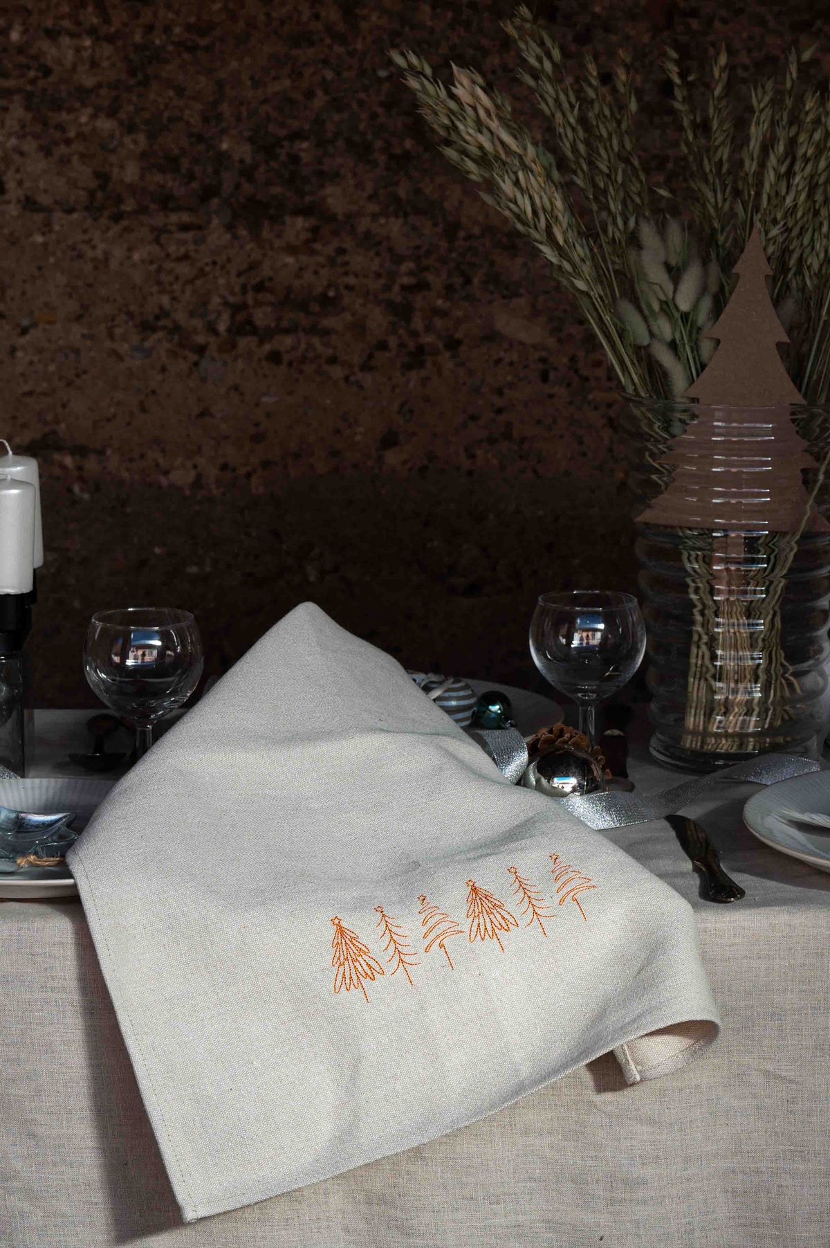 REWANA natural hemp kitchen towel with hanging loop – photograph 1