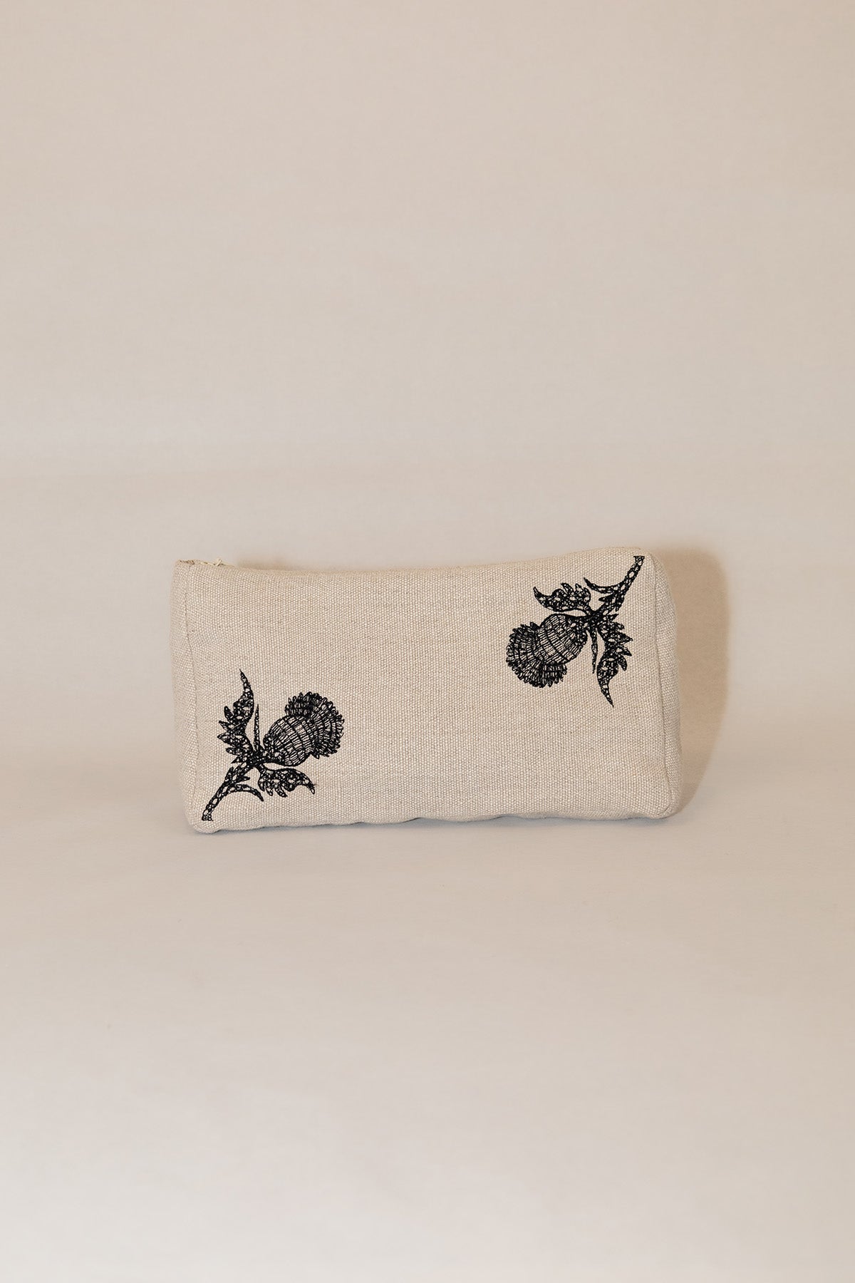 KONOPNÁ KOZMETICKÁ TAŠTIČKA BODLIAKY